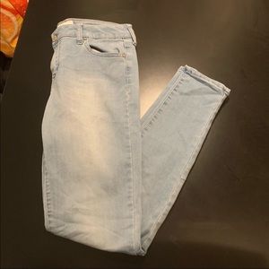 Celebrity Pink Light Wash Mid-Rise Skinny Jeans